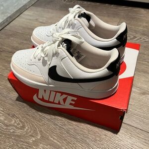 Nike Court Vision Low Sneakers